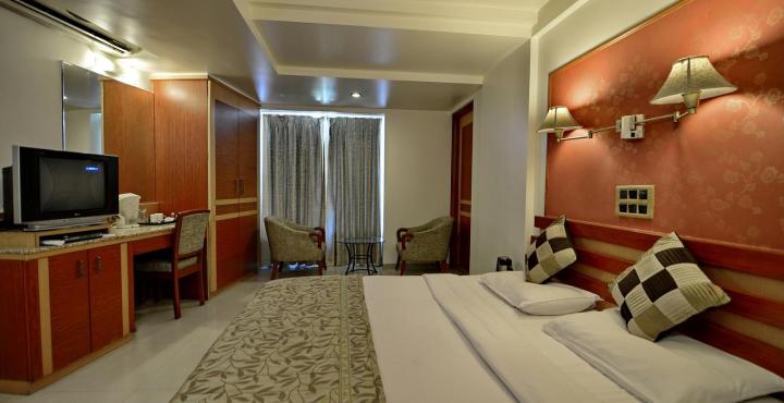 The Deccan Royaale